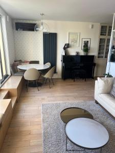 Appartements Magnifique appartement Terrasse Paris : photos des chambres
