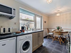 3 Bed in St Day 37014