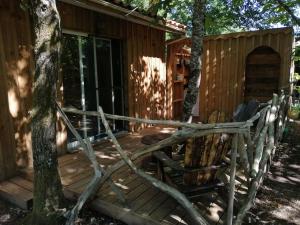 Appartements JOLIE CABANE BOIS SOUS LES CHENES Hourtin bourg : photos des chambres