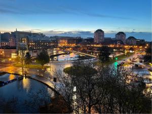 Appartements Apt 2 pieces, vue admirable, localisation exceptionnelle a 20 mn de Paris : photos des chambres