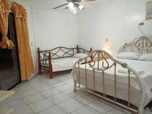 A&A Rest House - Cainta