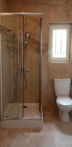 Maisons de vacances Maison face au Luberon avec piscine - 5 Chambres : photos des chambres