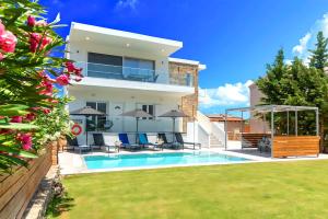 Luminosa Luxury Villa