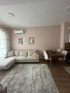 Rebus Apartment - Çollak