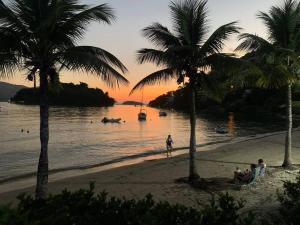 Casa 3 qtos beira mar praia exclusiva e piscina