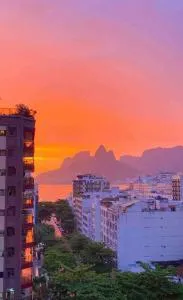 Cobertura Arpoador com piscina privativa, vista mar, garagem, portaria 24 horas - Copcbna