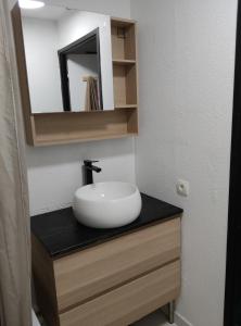 Studio avec coin nuit et garage