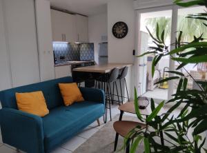 Studio avec coin nuit et garage