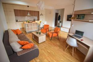 WHITE STONE DOWNTOWN APARTMENt