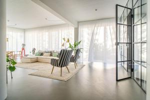 Scandinavian Premium Atelier - Spacious Comfort