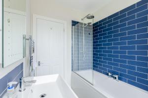 Amazing 3BR Apartment near Wimbledon Park & Tube