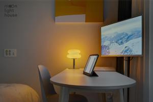 Moonlight Sokcho - High-rise, Ocean and City View