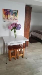 STUDIO indépendant, proche hôpitaux Est