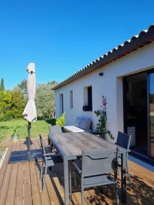 Maisons de vacances Maison moderne avec jardin et jacuzzi : photos des chambres