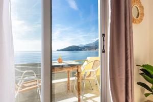 PotamSea Bliss 2 - Beach Front, Parking & Sun Beds