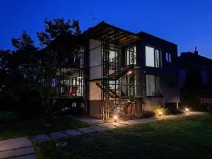 Vila Věkoše - apartmán s terasou a zahradou - Hubíles