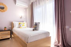 PotamSea Bliss 4 - Beach Front, Sun Beds & Parking