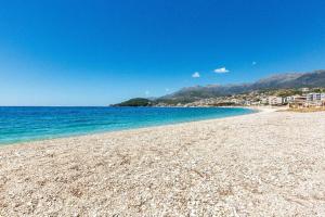 PotamSea Bliss 5 - Beach Front, Sun Beds & Parking