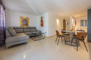 New exquisite apt close to the beach by SF Homes