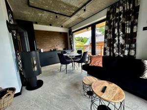 Schronisko Zmysłów - Apartament 6