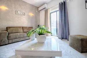 Spacious Corner Maisonette - Blessings - 比尔基卡拉