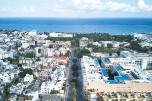 Stylish 1BR Beachside Retreat