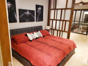 Stylish 1BR Beachside Retreat