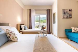 PotamSea Bliss 8 - Beach Front, Sun Beds & Parking