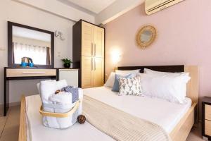 PotamSea Bliss 8 - Beach Front, Sun Beds & Parking