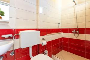 PotamSea Bliss 8 - Beach Front, Sun Beds & Parking