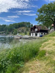 Selvåg cabins by the sea including small boat