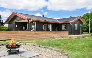 Cozy Home In Haderslev With Kitchen - Diernæs