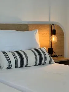 My place - Néoi Epivátai