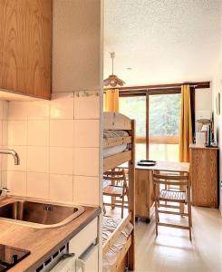 Résidence Soyouz - STUDIO 4 PERSONNES VUE PISTES MAE-4421