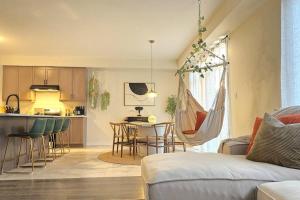 5beds 2800 sqft house, sleeps 11, 18 mins to falls