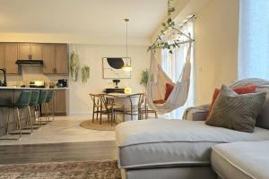 5beds 2800 sqft house, sleeps 11, 18 mins to falls