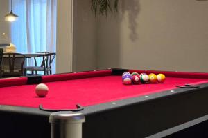 5beds 2800 sqft house, sleeps 11, 18 mins to falls