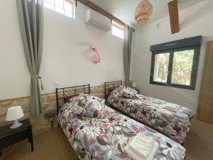 Maisons de vacances Grange renovee, jardin prive et piscine partagee : photos des chambres