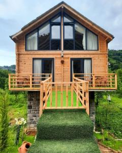 Hanging Garden Holiday Home - Riverside