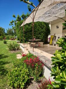 Maisons d'hotes La Bastide des Amouriers : photos des chambres