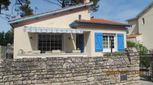 Maisons de vacances La Sirene Escapade en famille ou entre amis Maison lumineuse avec exterieur prive a 5 min de la plage Confort et convivialite assures : Maison 2 Chambres