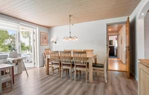 3 Bedroom Awesome Home In Videbæk