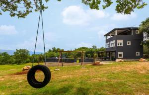 2 Bedroom Awesome Home In Polje