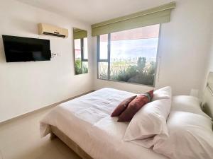 by Calamari Homes - Altamar 30B1 near walled city