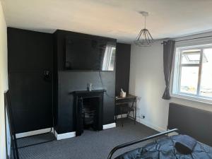 Double Flexy Room Located 2 Minutes From Gloucester Royal Hospital