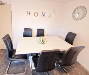 Charming 4 bedroom house in Nottingham -Entire House