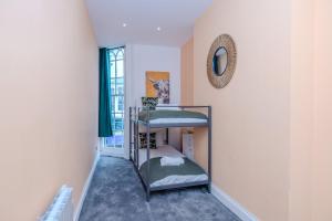 2 Bedroom Flat Next To Brighton Beach