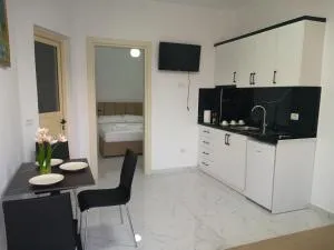 Aiden's House 1 - Shënmëri