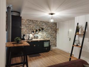 Cosy studio rénové style industriel