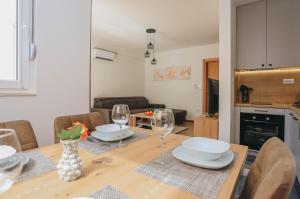 Toplish 1 Top holiday in Budva